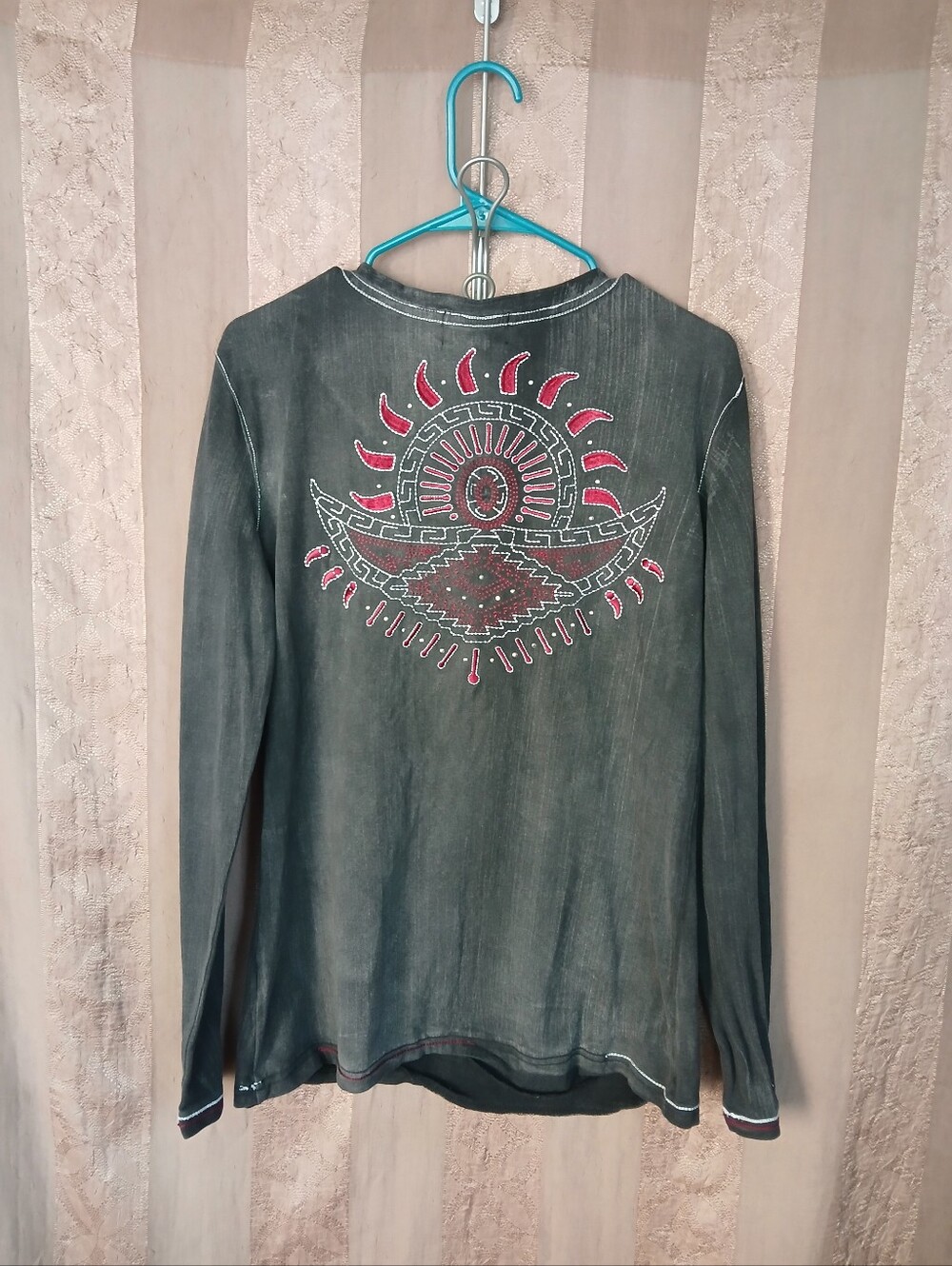 💎 Cowgirl Up Women's Black Distressed Long-Sleeve Embroidered Back #0507